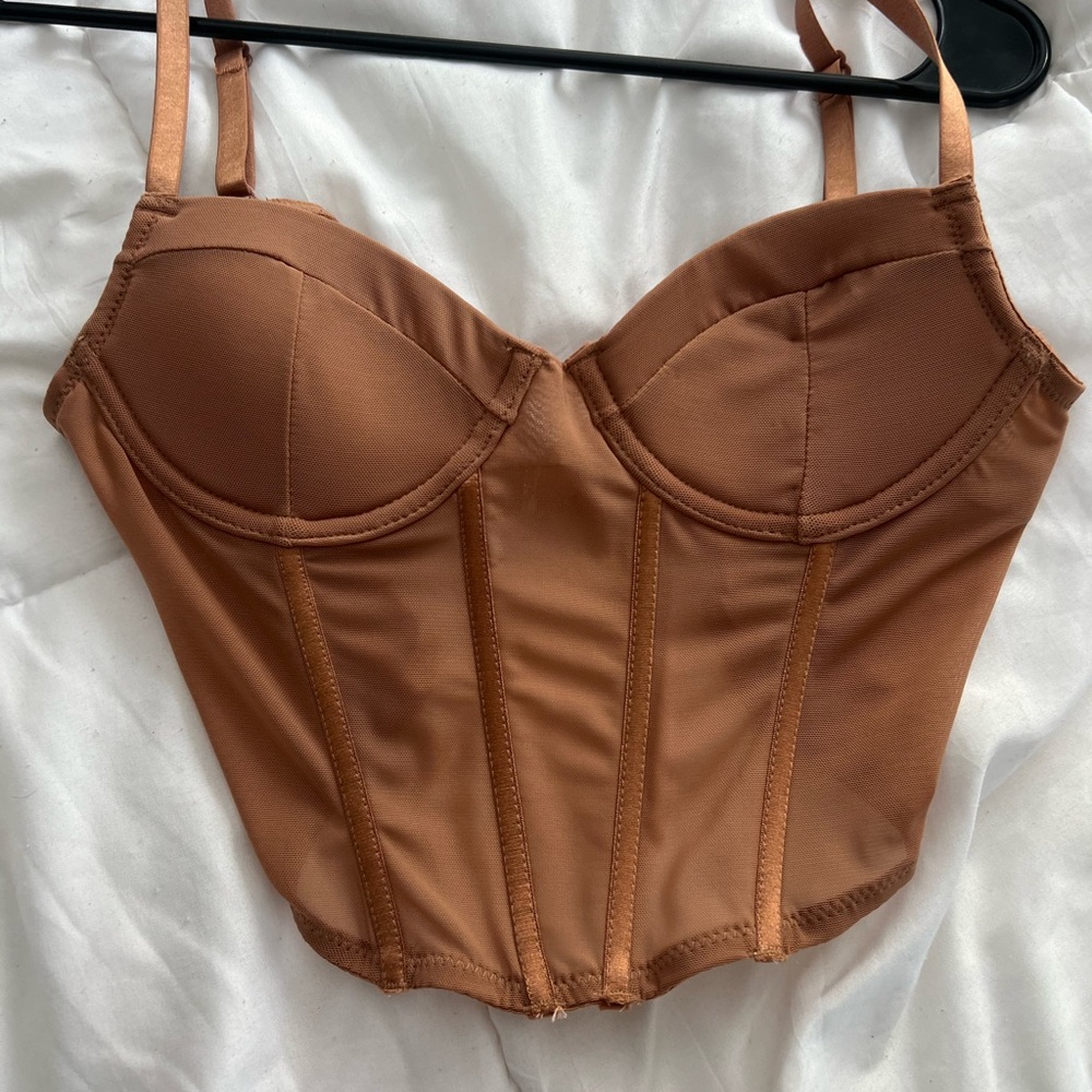 Brand new crop top, zips up in the back